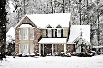 Snow fall on the Home and surrounding area