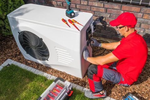 contractor performing hvac maintenance in Annpolis MD