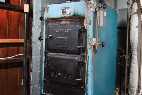 Old outdated furnace in Pasadena home